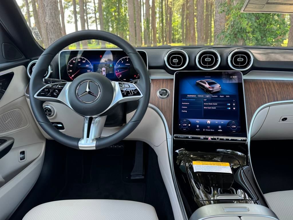 2025 Mercedes Benz C 300 photo 4