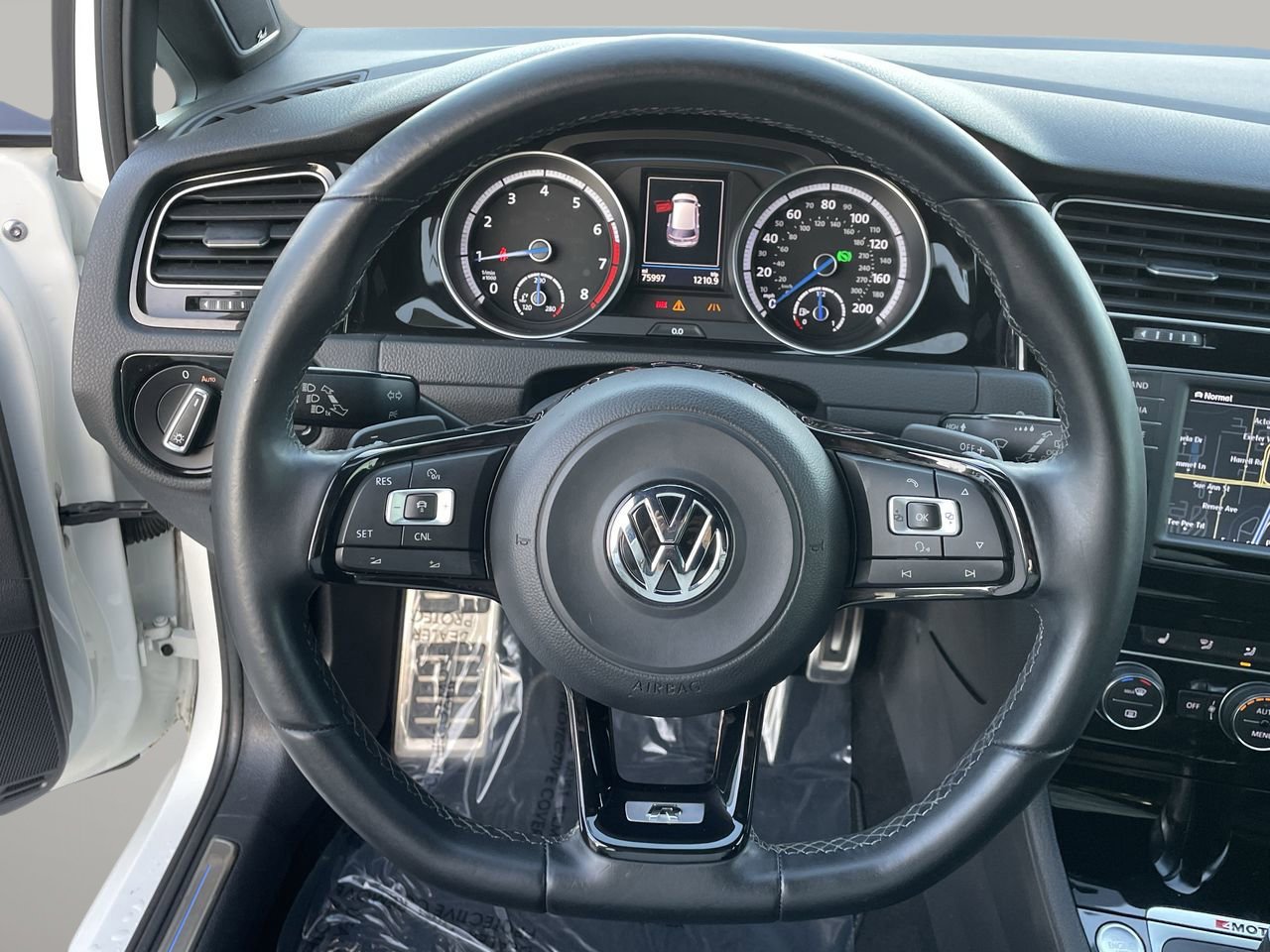 2017 Volkswagen Golf R 4Motion photo 28