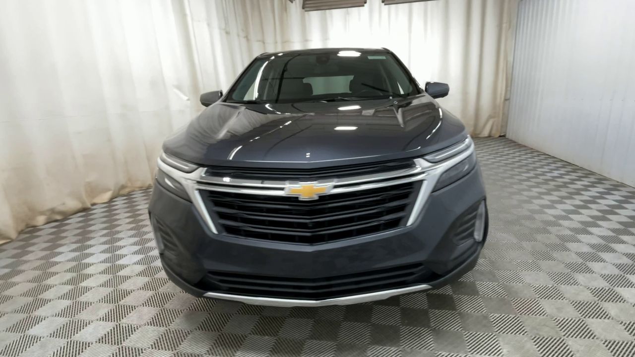 2022 Chevrolet Equinox LT photo 3
