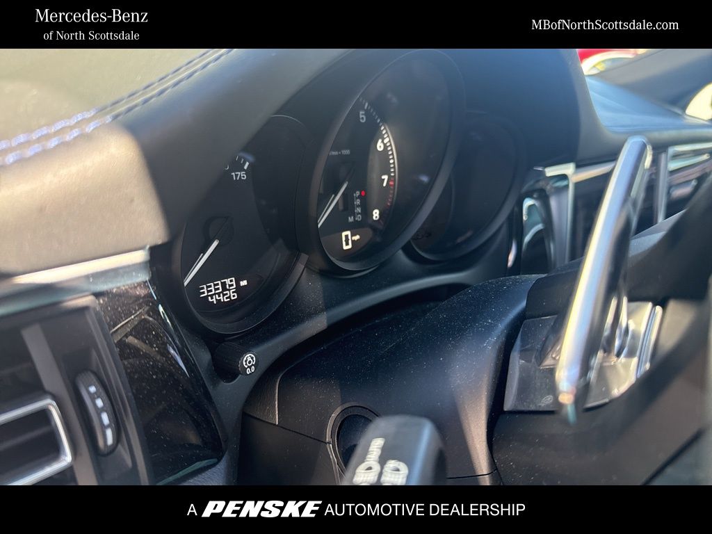 2022 Porsche Macan Base's photo