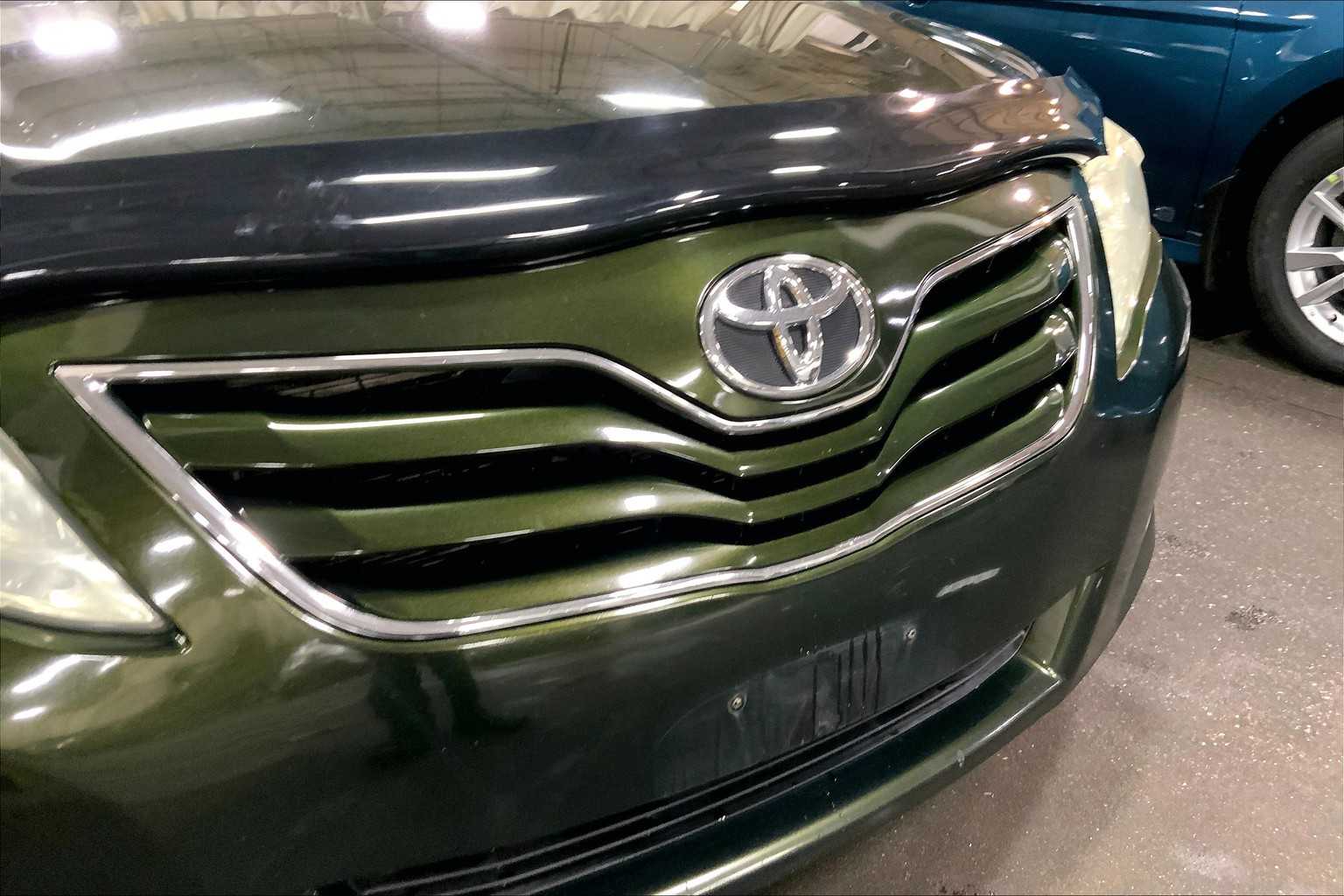 2011 Toyota Camry LE photo 28