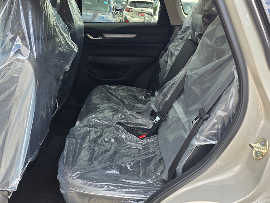 2025 Mazda CX-5 2.5 S Preferred photo 10