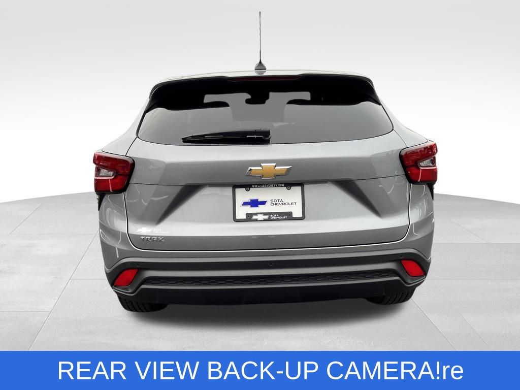 2024 Chevrolet Trax LS photo 4