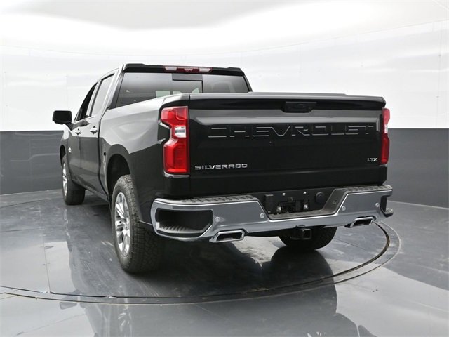 2025 Chevrolet Silverado 1500 LTZ photo 3