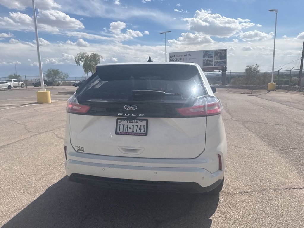 2023 Ford Edge ST photo 9
