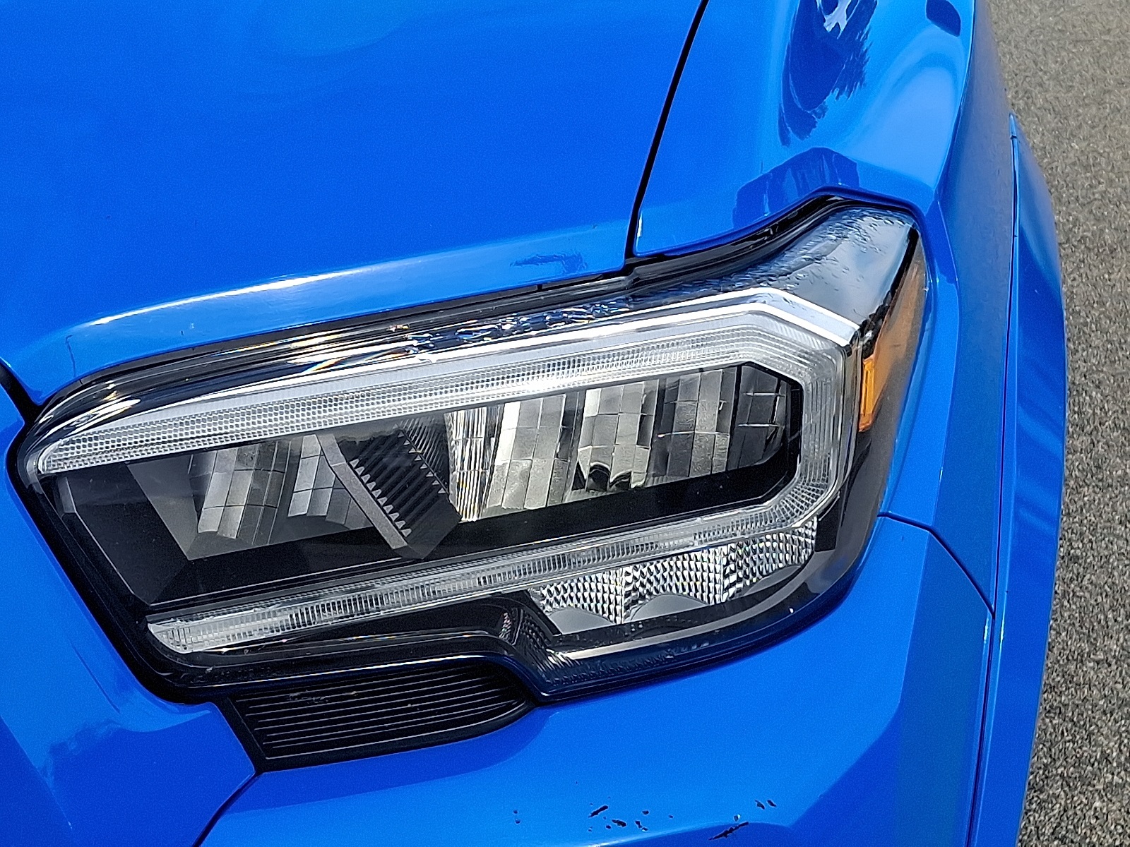 2020 Toyota Tacoma TRD Sport photo 10