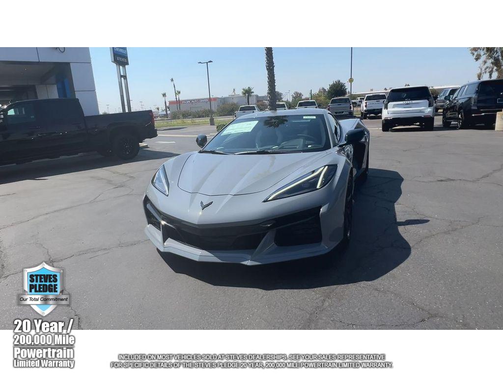 2025 Chevrolet Corvette E-Ray 2LZ photo 4
