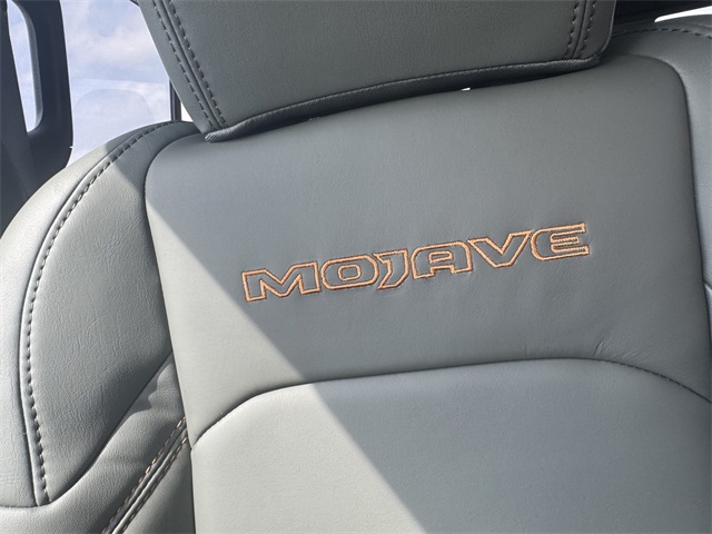 2025 Jeep Gladiator Mojave photo 36