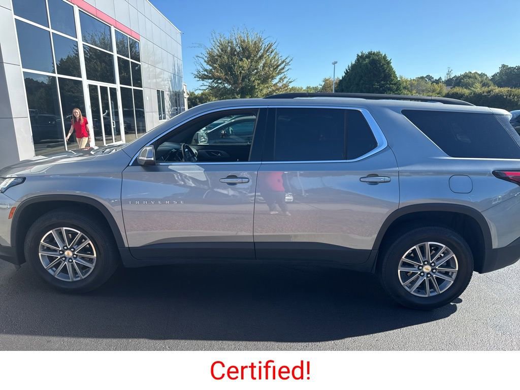 2024 Chevrolet Traverse Cloth photo 2