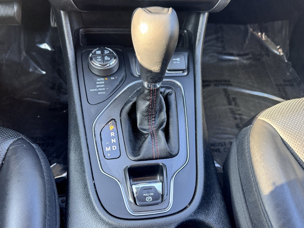 2019 Jeep Cherokee Trailhawk photo 9