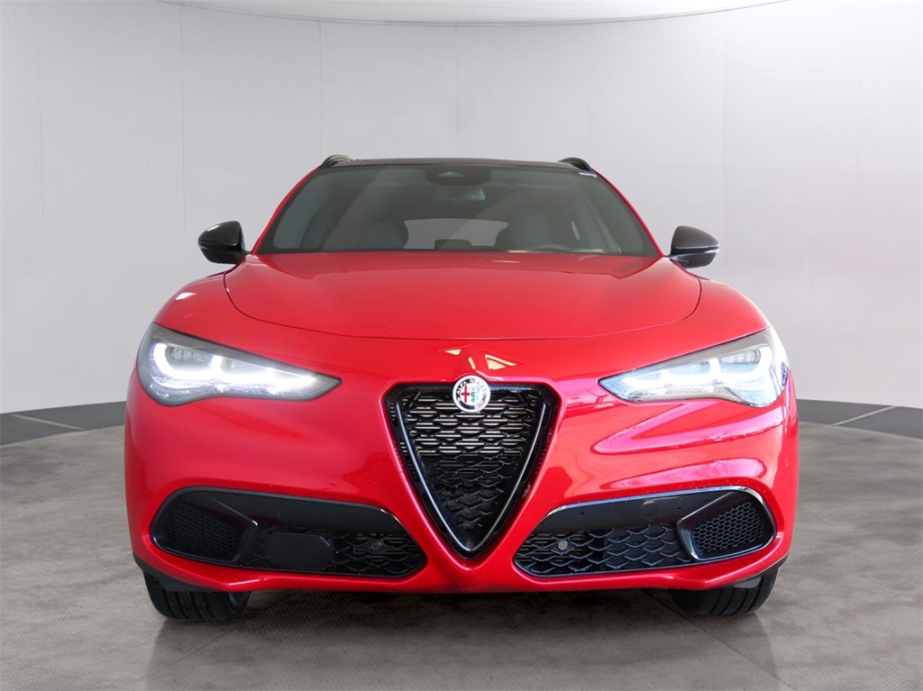 2025 Alfa Romeo Stelvio Sprint Base photo 2