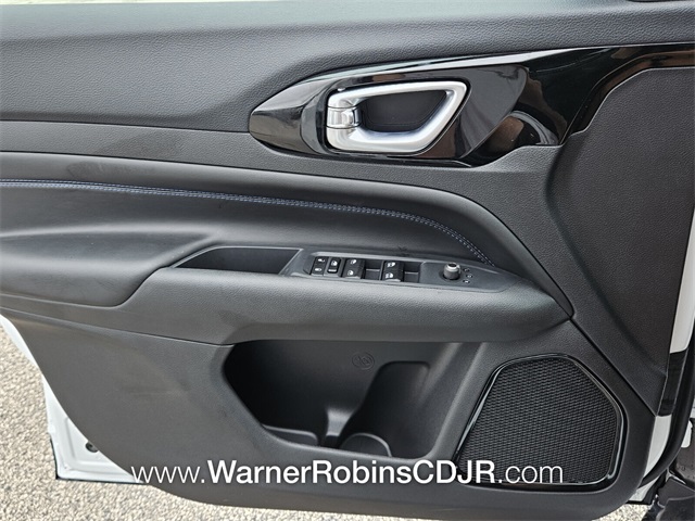 2026 Jeep Compass Latitude Altitude photo 25