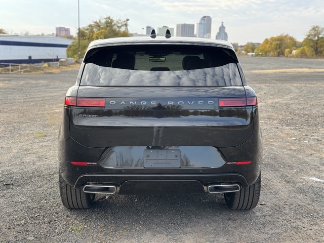 2025 Land Rover Range Rover Sport SE photo 3