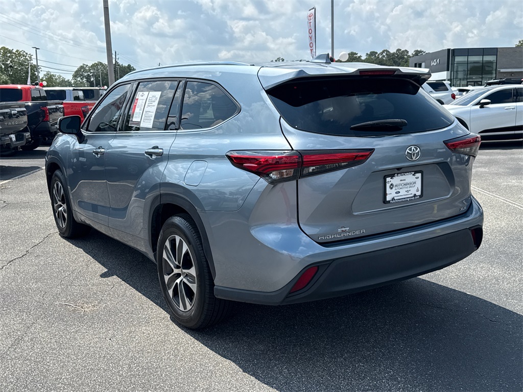 2021 Toyota Highlander XLE photo 5