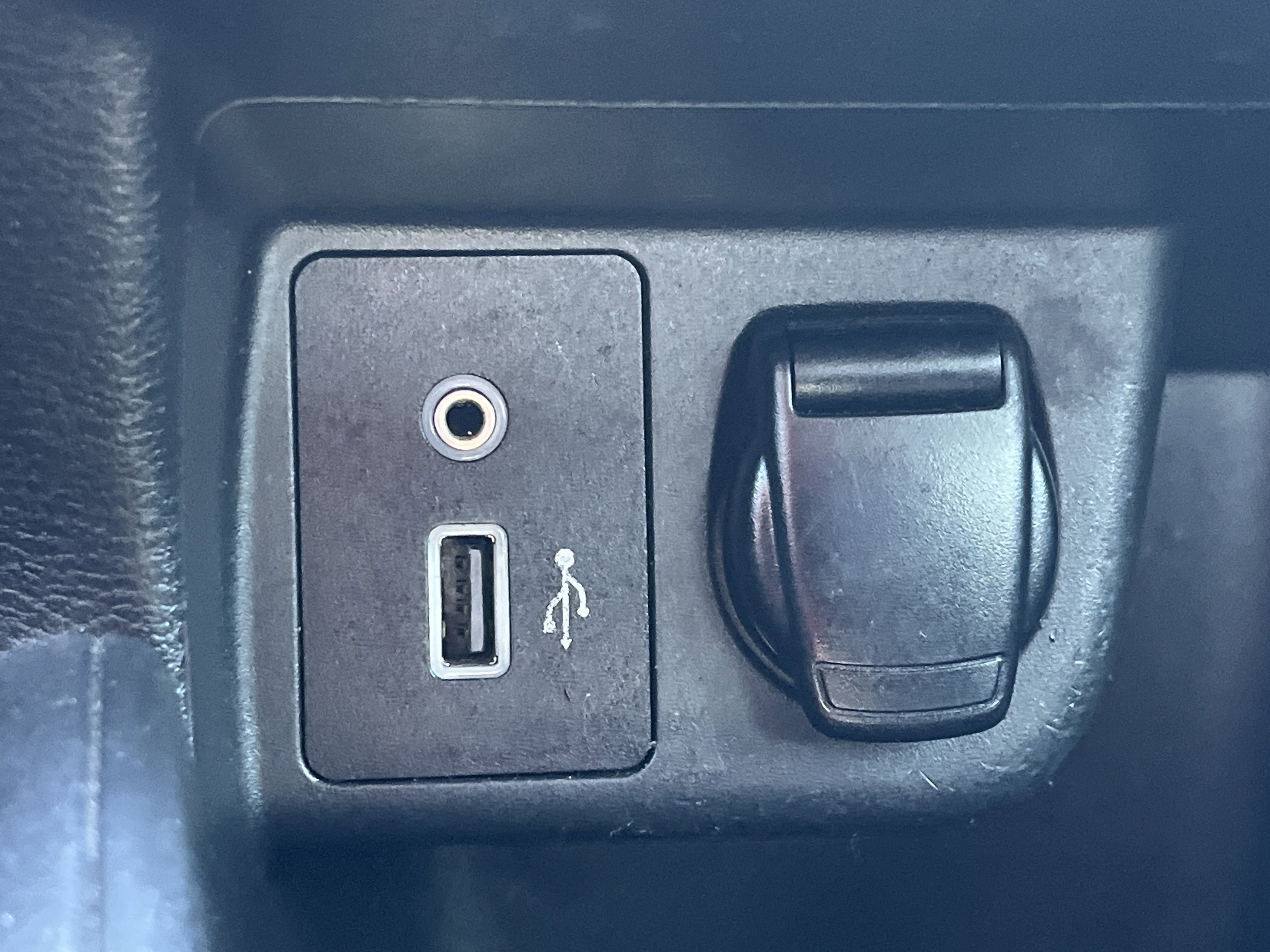 2021 Nissan Versa SV photo 4