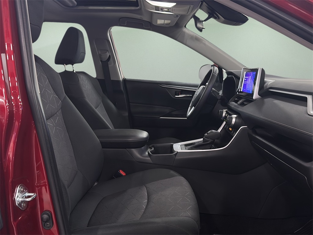 2024 Toyota RAV4 XLE photo 22