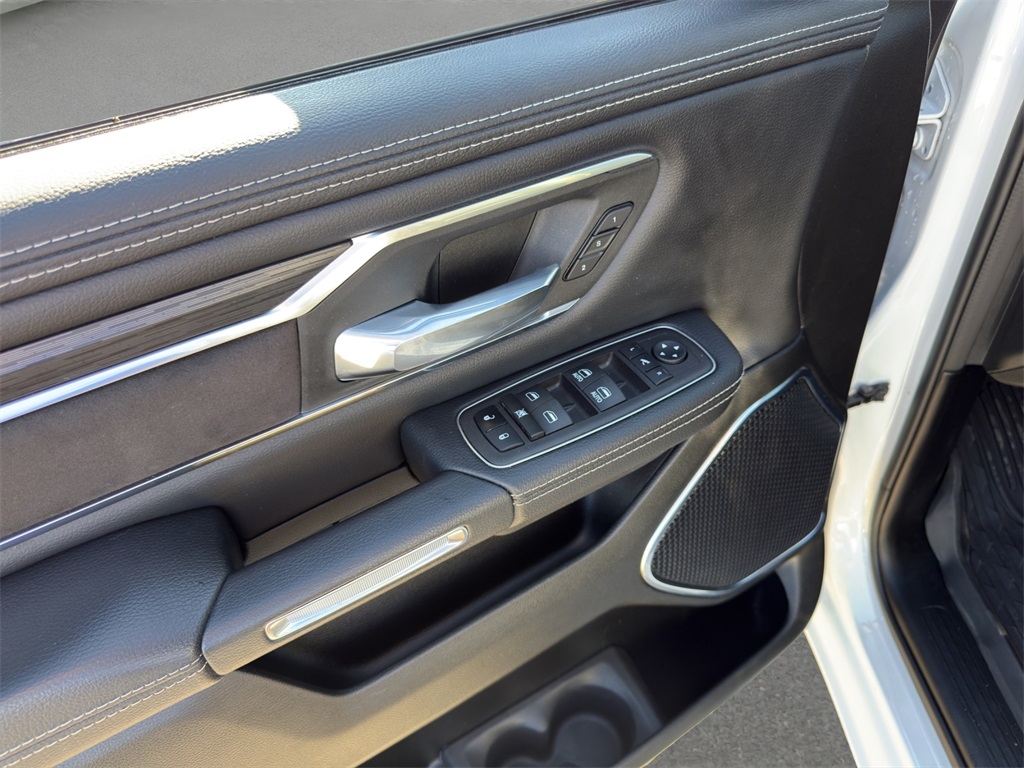 2024 Ram 1500 Laramie photo 12