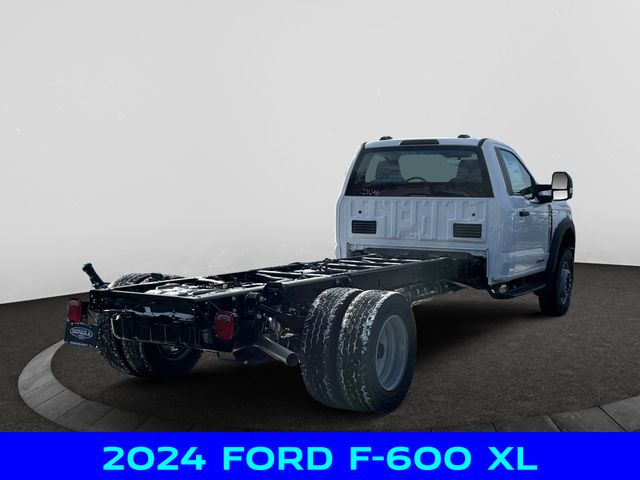 2024 Ford F-600 photo 6