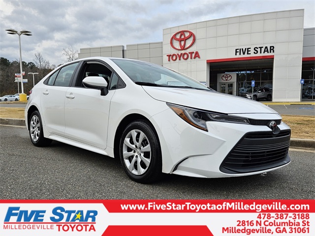 2024 Toyota Corolla LE's photo