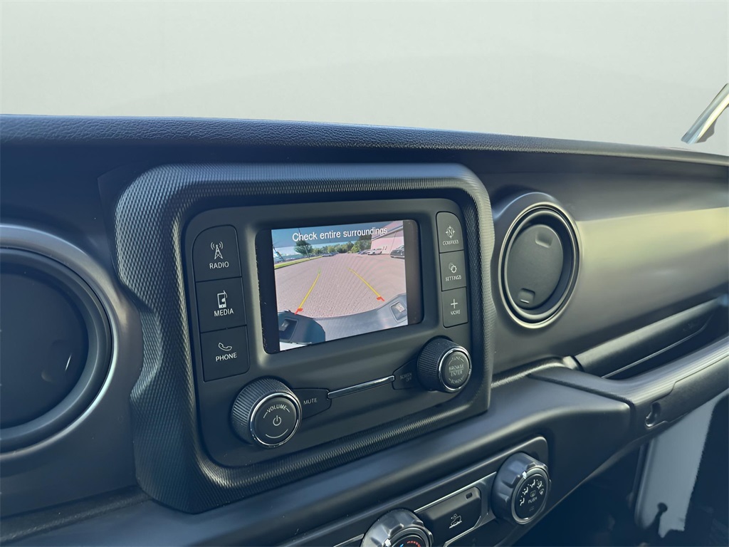 2021 Jeep Gladiator Willys photo 10