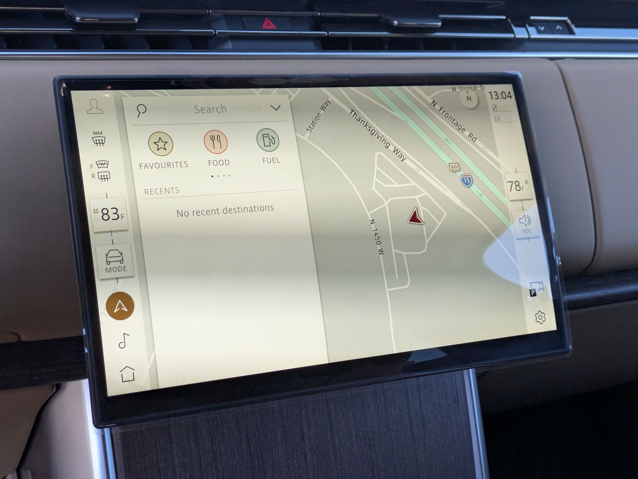 2025 Land Rover Range Rover SE photo 11