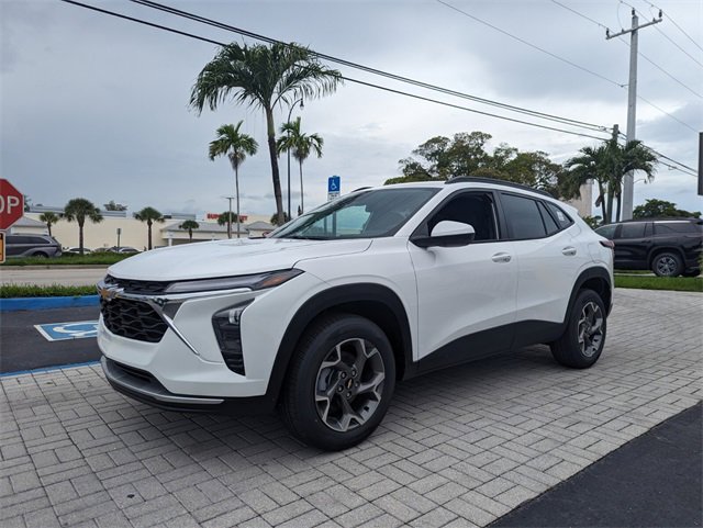 2026 Chevrolet Trax LT photo 4