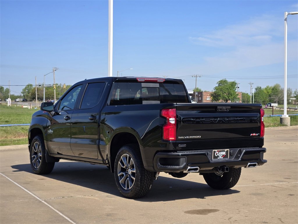 2025 Chevrolet Silverado 1500 RST photo 3