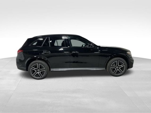 2026 Mercedes Benz GLC 300 4MATIC photo 2