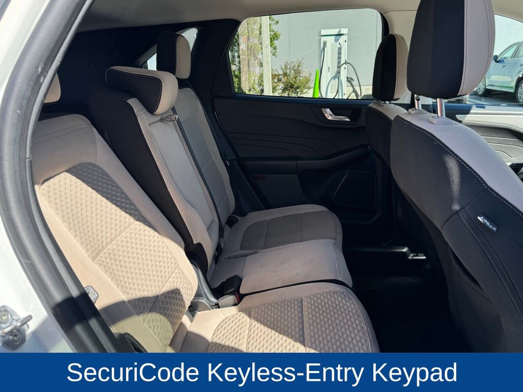 2021 Ford Escape SE photo 18