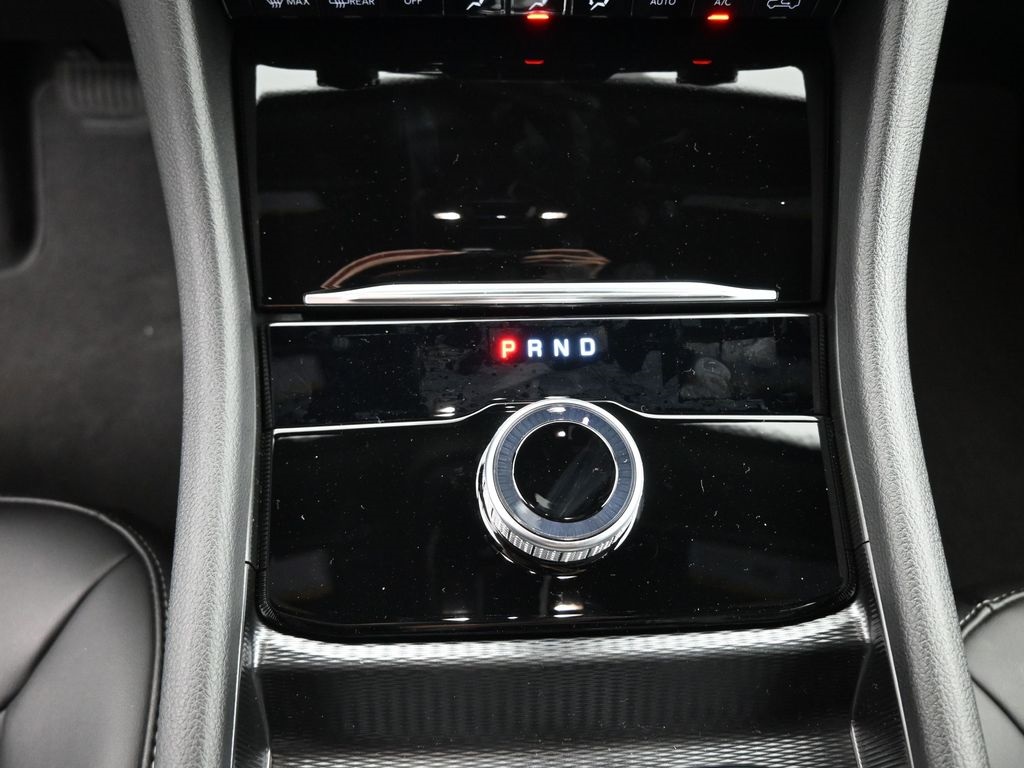 2025 Jeep Grand Cherokee Limited photo 3