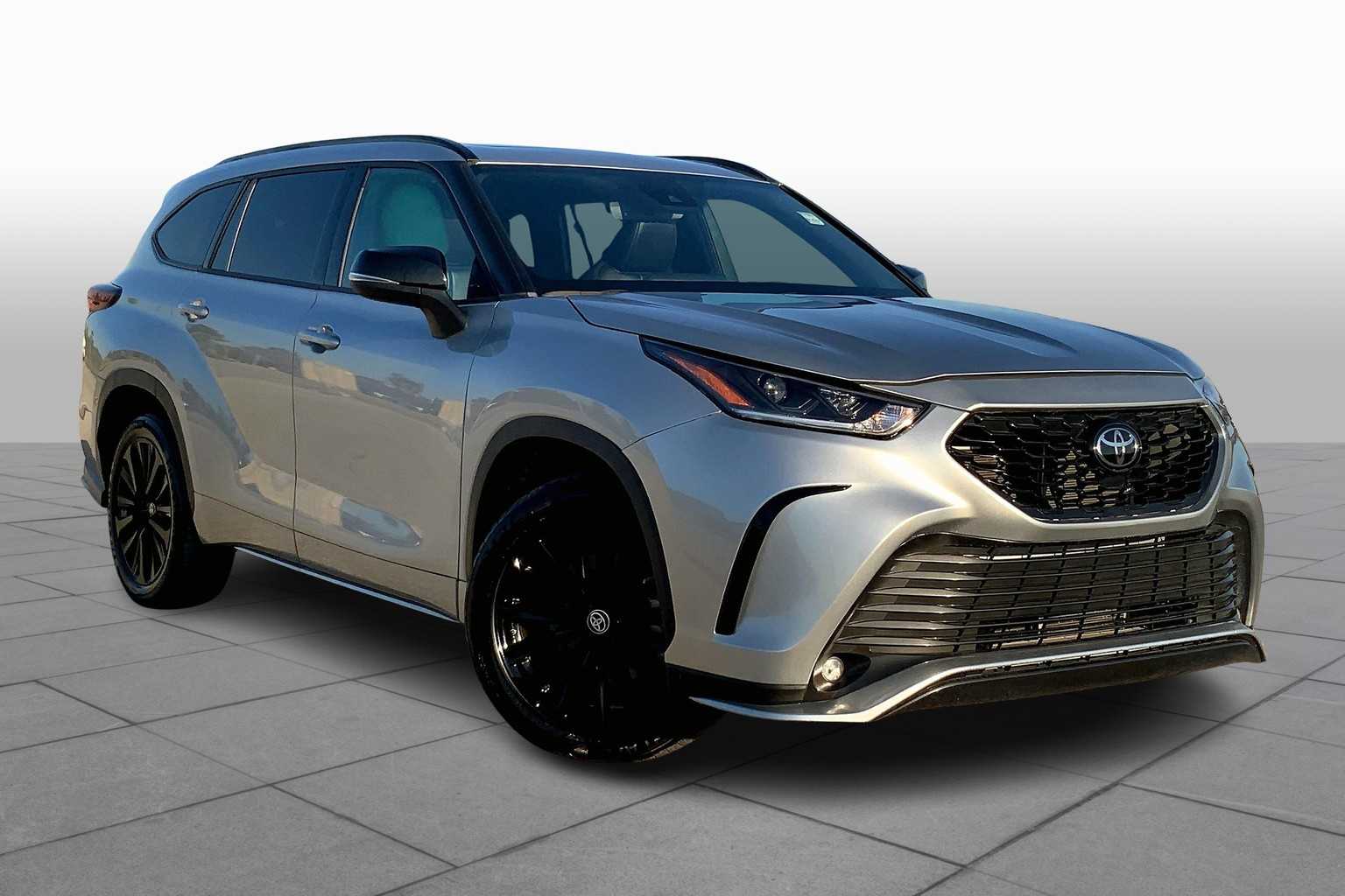 2024 Toyota Highlander XSE photo 2