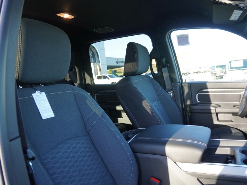 New 2026 Ceramic Gray Clear-Coat Exterior Paint RAM Big Horn image 19