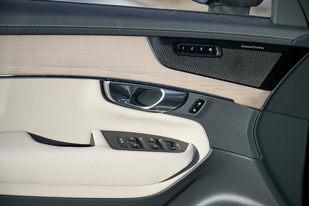 2026 VOLVO XC90 - Image 9