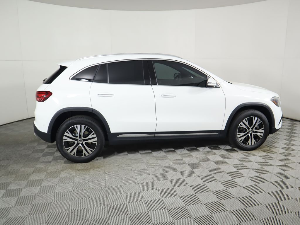 2025 Mercedes Benz GLA 250 photo 3