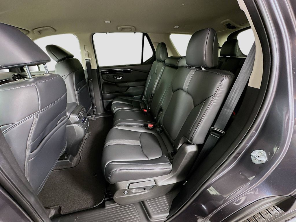 2025 Honda Pilot EX-L photo 16