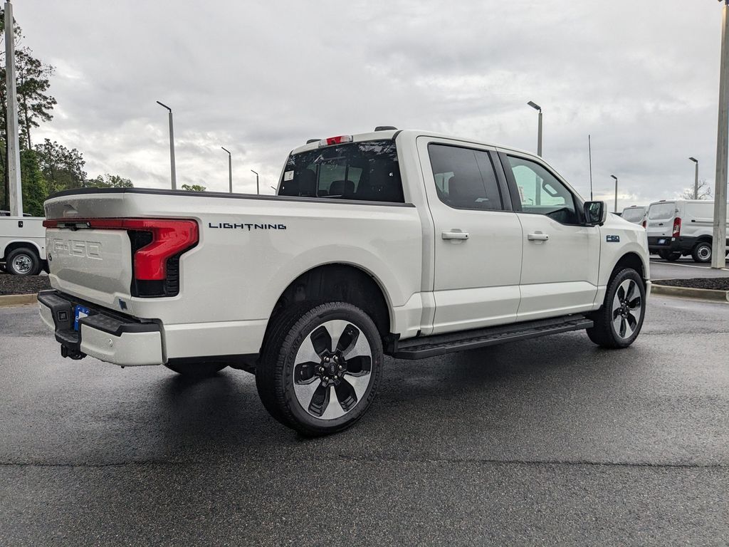 2025 Ford F-150 Lightning Platinum photo 4