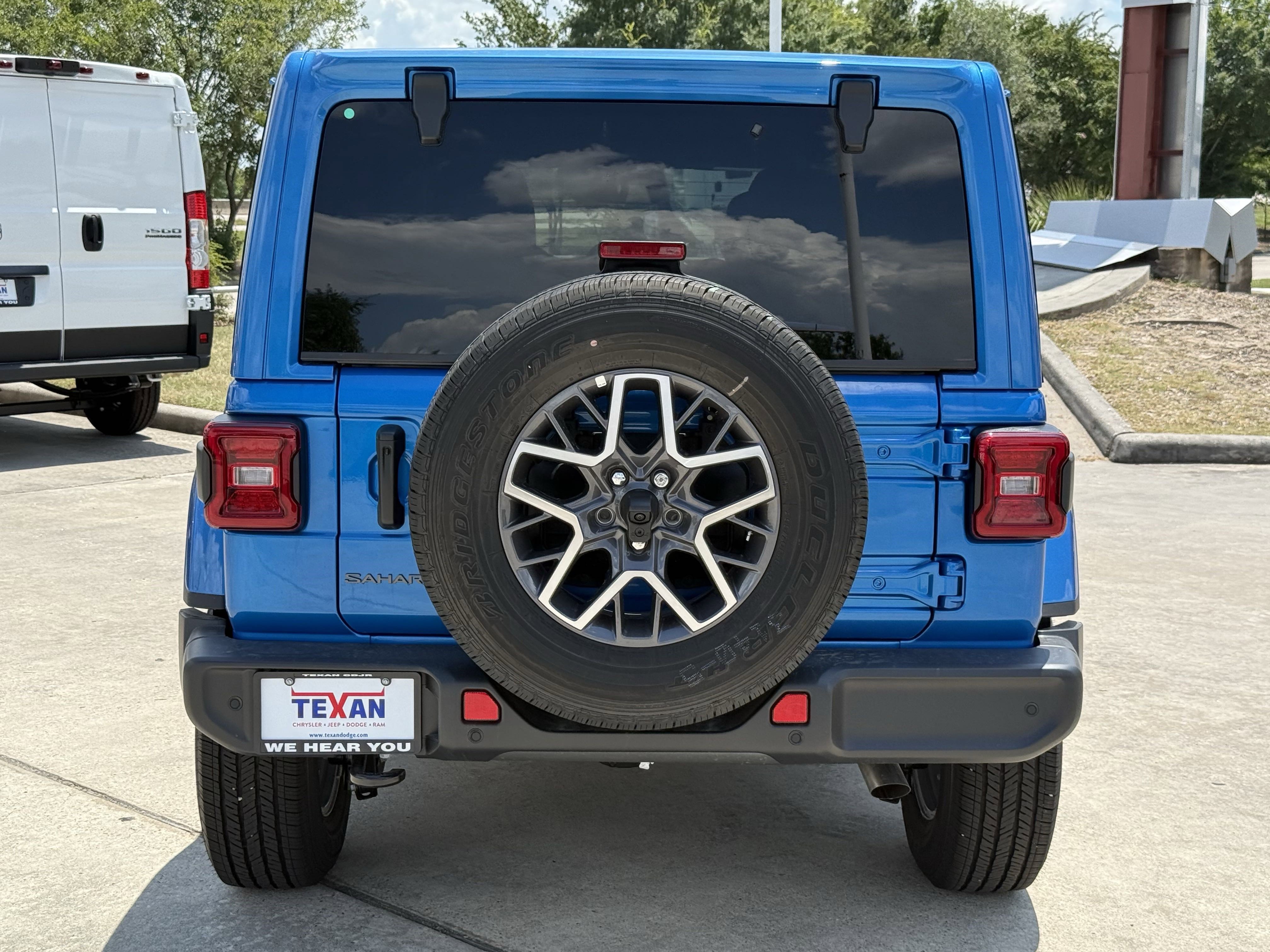 2025 Jeep Wrangler Sahara photo 2