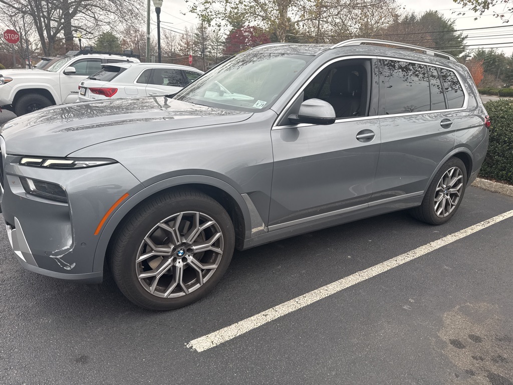 2024 BMW X7 40i's photo