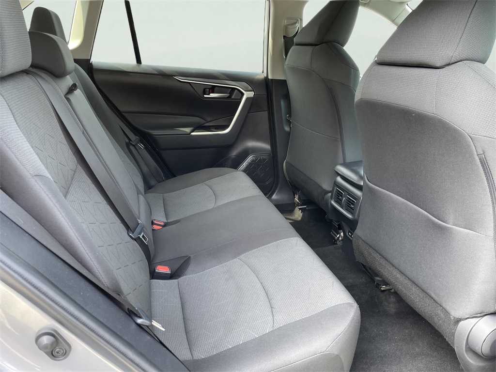 2024 Toyota RAV4 XLE photo 14
