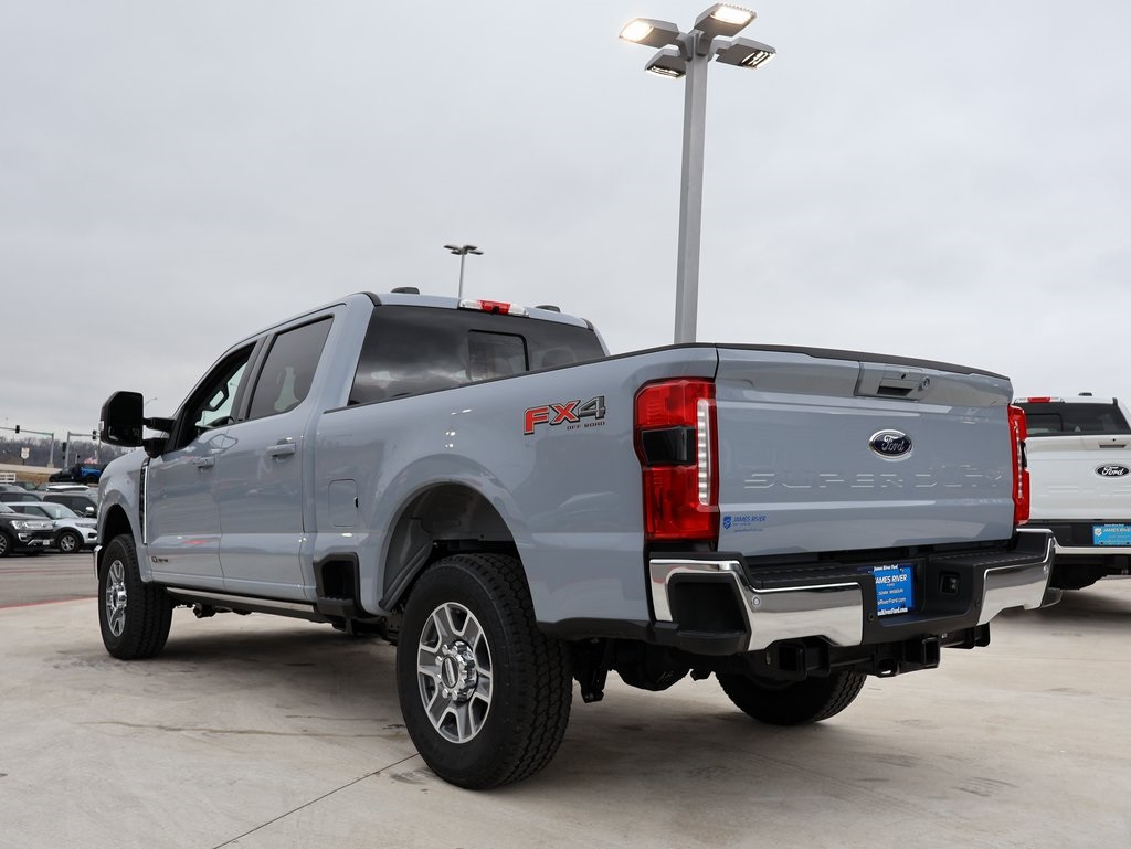 2025 Ford F-250 Lariat photo 3
