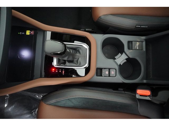 2025 Subaru Forester Touring photo 17