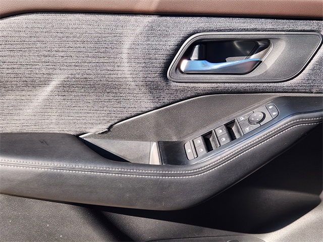 2021 Nissan Rogue SV photo 22