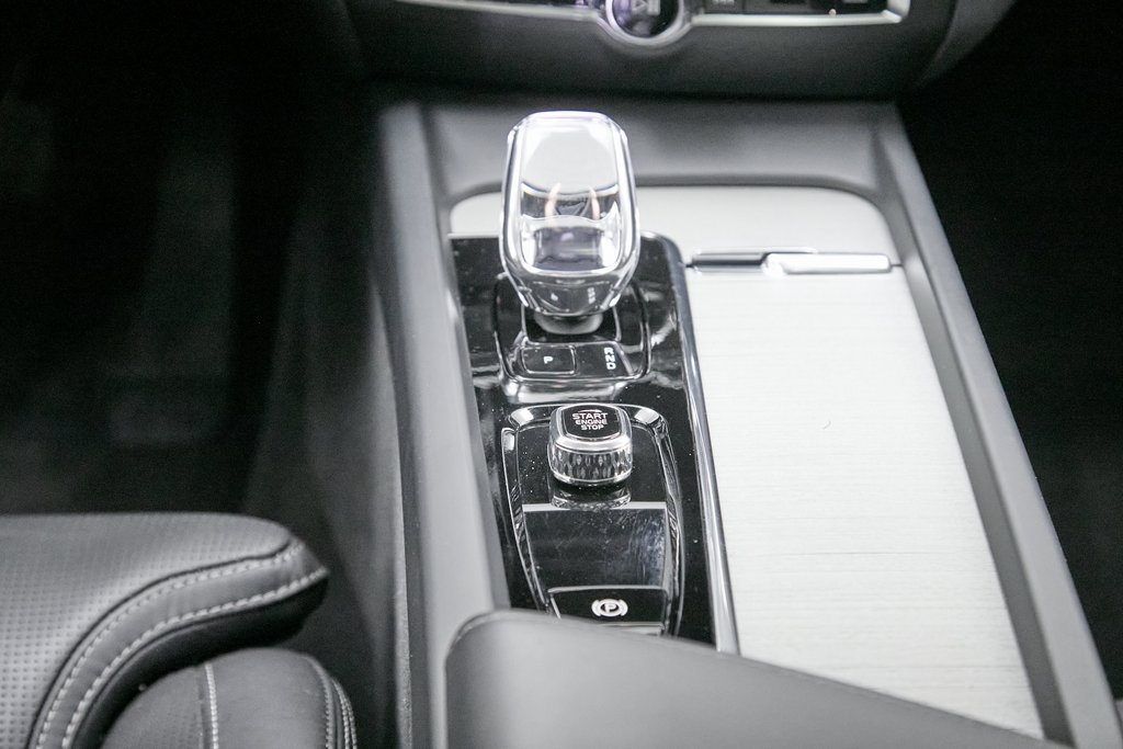 2024 VOLVO V60CC - Image 33