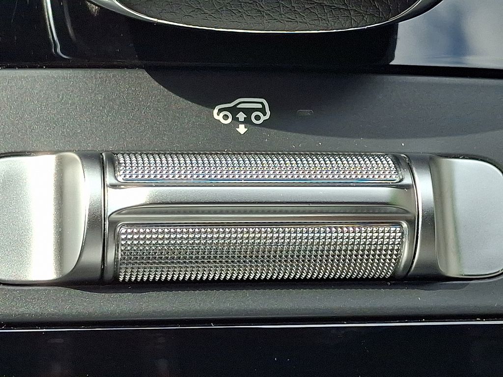 2025 Mercedes Benz GLS 450 4MATIC photo 25
