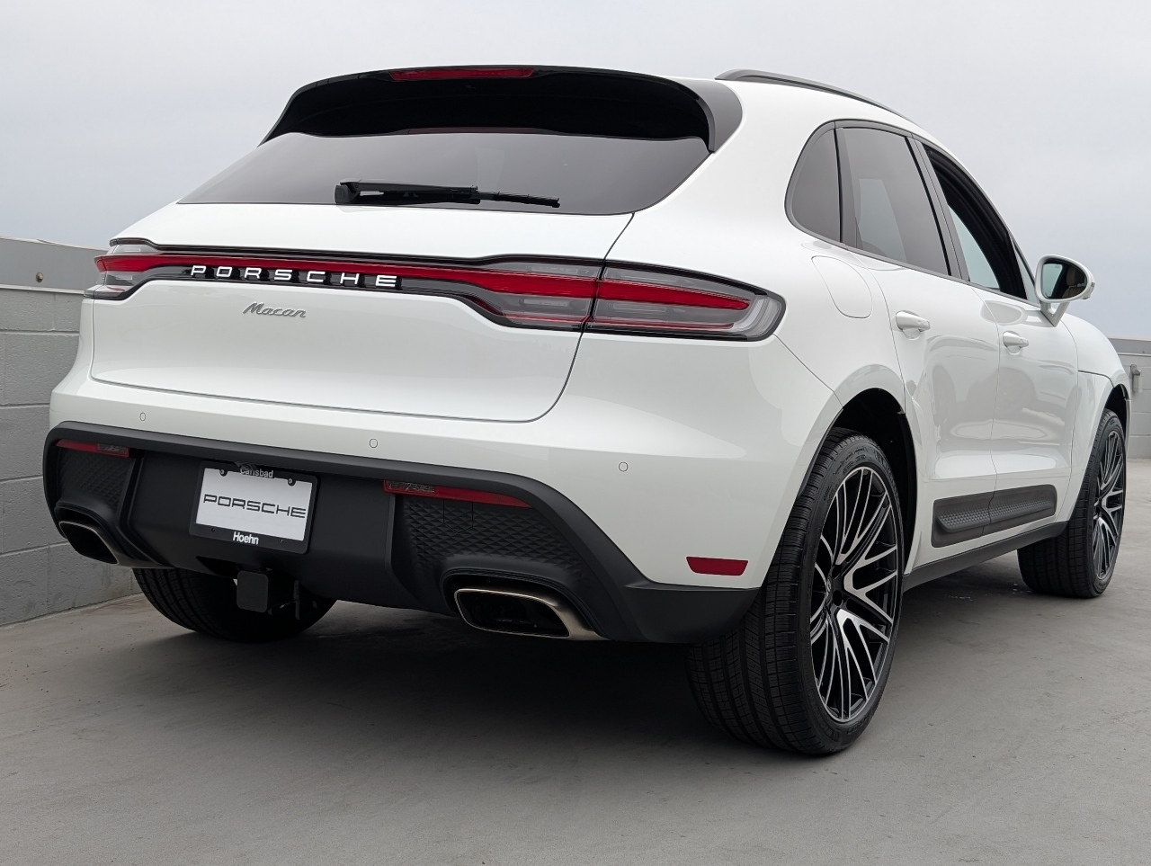 2025 Porsche Macan T photo 21
