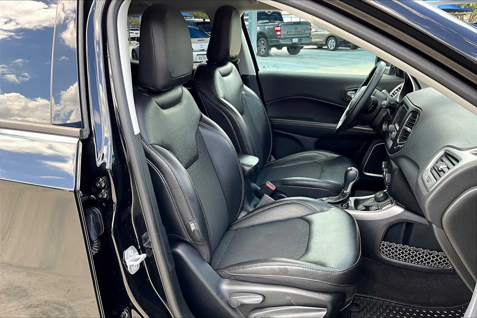 2018 Jeep Compass Latitude photo 8