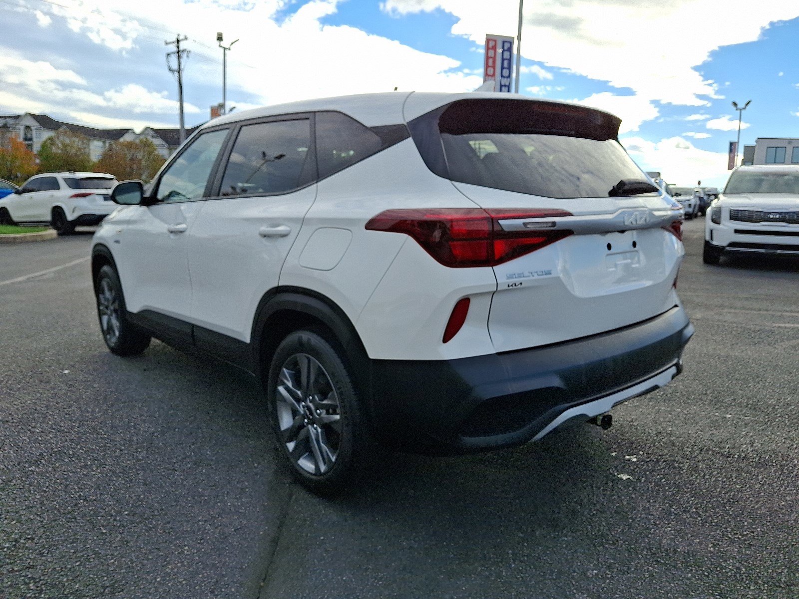 2022 Kia Seltos LX photo 3