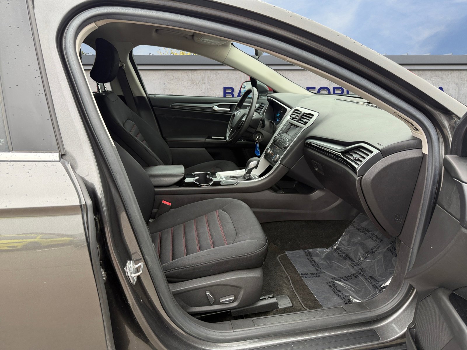 2016 Ford Fusion SE photo 4