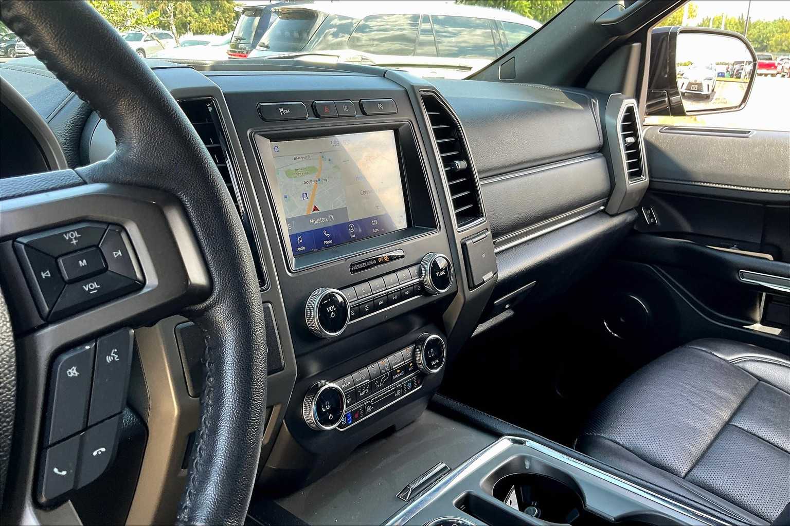2020 Ford Expedition XLT photo 5
