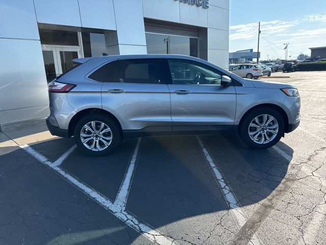 2024 Ford Edge Titanium photo 6